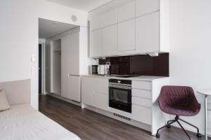 Minimal Studio Apt in Design District