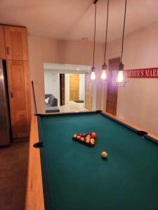 Lake Access - Private Spa - Pool table - Rustique