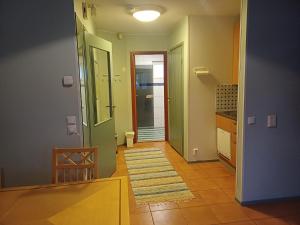 Lomahuoneisto paritalossa Puustila B