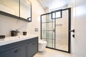 KATRELİA-Villa with Childrens Pool for 6 Persons in Inlice