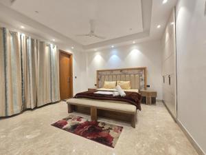 Homlee-Vasant Kunj-4BHK-Luxurious-20 Min Airport