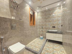 Homlee-Vasant Kunj-4BHK-Luxurious-20 Min Airport