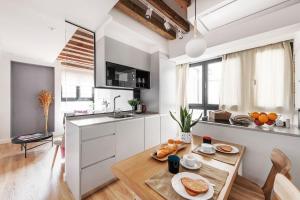 Bright & cozy -2Beds 1Bath-Tirso de Molina