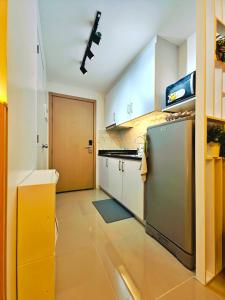 Cozy Modern 1BR Light Residences with 55 inches 4K TV