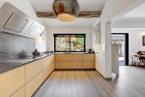 Luxury Villa Near Saint Paul De Vence