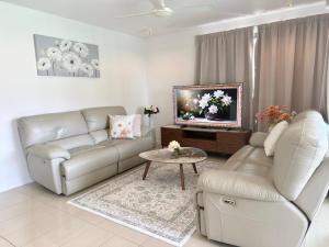 The Palms at Waterfront