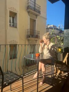 Stunning Designer 2 Bed Apt in Glorious Gràcia