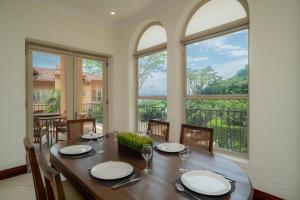 Bella Vista 1C - 3 bdr - 3 1 and half bath