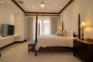 Bella Vista 1C - 3 bdr - 3 1 and half bath