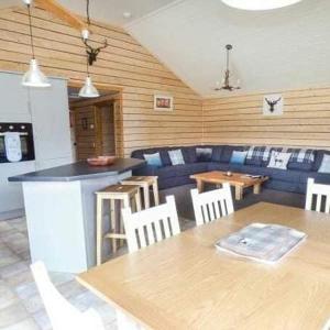 Deer Cabin-hot tub-dog friendly-mountain view