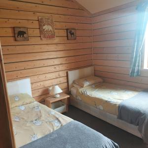 Deer Cabin-hot tub-dog friendly-mountain view