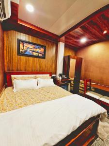 Black bird hotel and restaurant