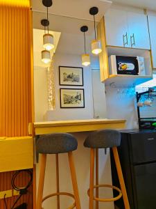 Cozy Studio at MPlace near Timog Quezon City