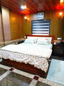 Black bird hotel and restaurant