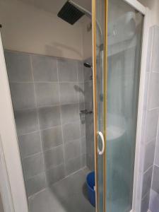 Sea Residences near moa Glenda