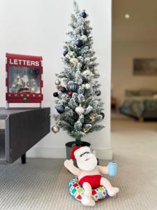 QV # Free Car Parking # Urban SkyPool 2 Bed & 1 Sofa Bed Apt QV1 Family Friendly - Ultimate Melbourne CBD, Morning with Cafe, Pool, Gym & Free Car Parking