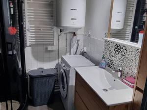 Charmant T2 rénové avec balcon au Lioran - FR-1-787-135