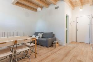 Modern Duplex - 1 Bedroom 2 Baths - Ventas