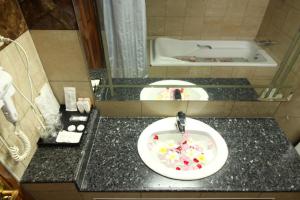 Bathroom, Myanmar Life Hotel in Yangon