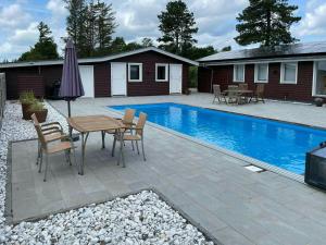 Holiday Home With Pool And Fjord Views On Lundø