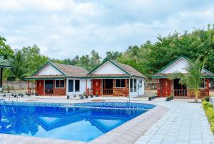 McKinley Grand Marina Hotel and Resort