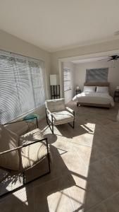 Close to the beach, in a quiet neighborhood