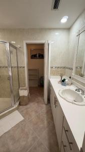 Close to the beach, in a quiet neighborhood