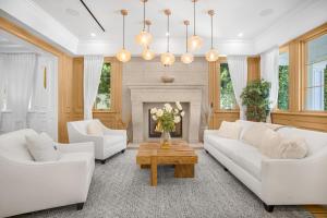 Spaulding Ave Farmhouse