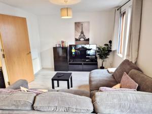 Easy access 2Bed Apt ground floor near City Centre