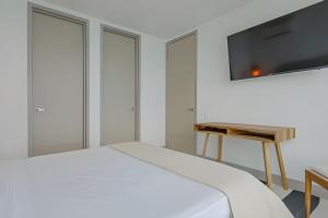 Laurdhomes Palmetto Beach Floor 32, Sea View