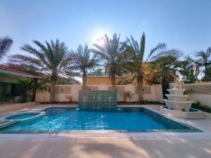 Luxury 7BD Pool villa in Marina, Huge Garden with Barbeque