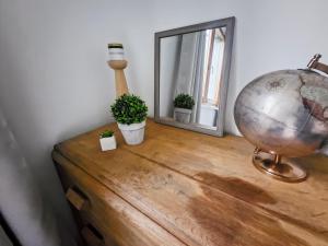 Appartement Chaleureux, Jardin Privé, Centre ville