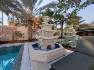 Luxury 7BD Pool villa in Marina, Huge Garden with Barbeque