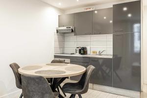 Beautiful apartment, next to Croisette Gray Albion