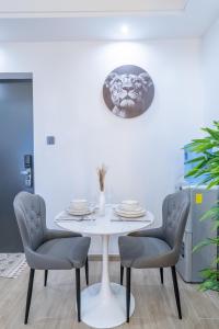 Kilimani 15th-Floor Apt with Heated Pool, Gym and Views