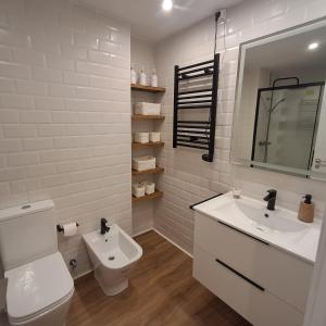 Central family apartment near the beach