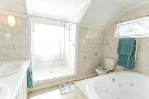 Slanting Acers - Unit A