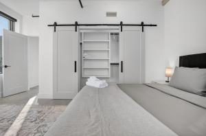 2BR Stylish Beacon Retreat in Tulsa