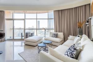 GuestReady - 1 BHK | Breathtaking Skyline Views