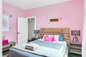 HotTubKaraoke-10min to DT-9 beds-Swifties home