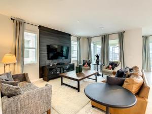 Awesome 6br by Disney with Theme & Game Rm Pool