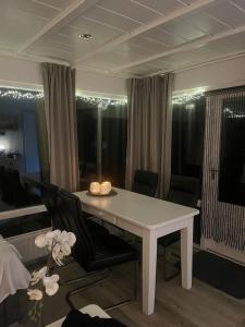 Ruhiges Ferienhaus uneinsehbarer großer Garten, komplett eingezäunt 160 m hoch