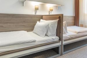 Airport Hotel - Check-in Nonstop