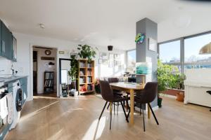 GuestReady - Chic Apartment with Balcony in SW2