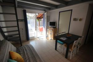 Jolie maison 5 couchages, clim etage, Résidence LE VILLAGE DE LA MER à seulement à 80m de la plage de PORTIRAGNES LRVM66