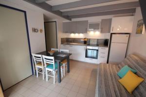 Jolie maison 5 couchages, clim etage, Résidence LE VILLAGE DE LA MER à seulement à 80m de la plage de PORTIRAGNES LRVM66