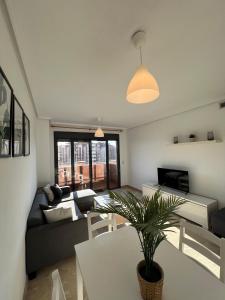 Cortes Suite - Pool paddle tennis court and gym