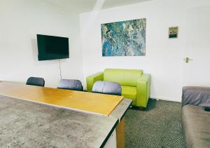 Comfy 3BR Flat on Quiet Street in Wollaton