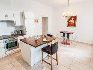 Apartment Sobieskiplatz by Interhome