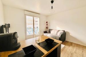 Bright apartment near the port of La Rochelle